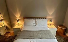 Balcony Breeze - City Centre Free Parking Available